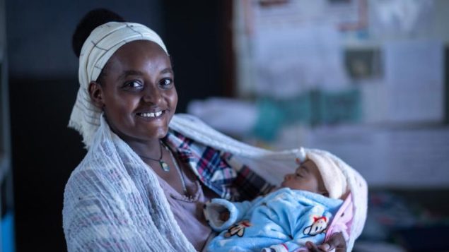 Má nutrição em mães aumenta 25% em países atingidos por crises, colocando em risco mulheres e bebês recém-nascidos