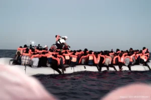 crianças e adolescentes morrem no Mediterrâneo