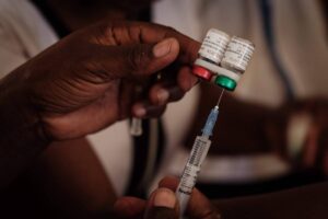 vacina contra a malária em crianças