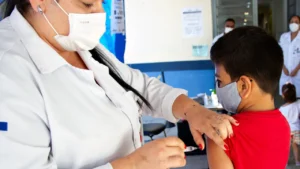 vacinação reduz risco de Covid 
