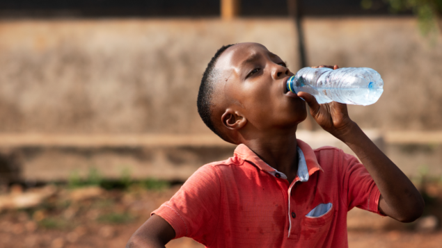 2,1 milhões de crianças e adolescentes vivem sem acesso adequado a água no Brasil, alerta UNICEF