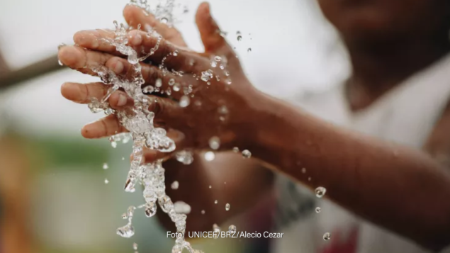 33 milhões de crianças brasileiras enfrentam o dobro de dias extremamente quentes, em comparação a seus avós, alerta UNICEF