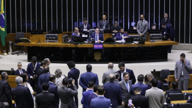 Às vésperas da COP30, Congresso aprova projeto que enfraquece o Licenciamento Ambiental