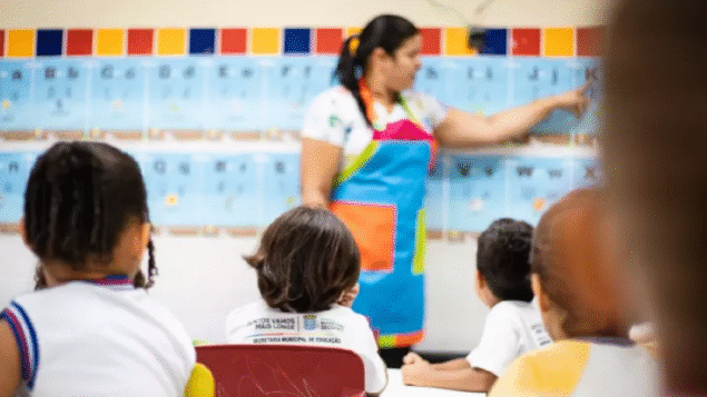 Com ajuda da Busca Ativa Escolar, 300 mil crianças e adolescentes voltaram à escola no Brasil