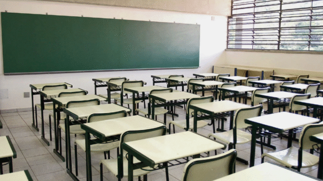 Estudantes em áreas dominadas por grupos armados no Rio têm pior desempenho escolar e maiores taxas de abandono, revela novo estudo
