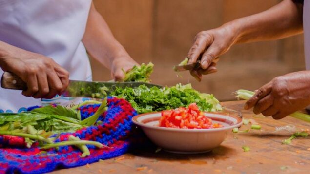 Banco Mundial diz que 2,6 bilhões de pessoas não têm como financiar dieta saudável