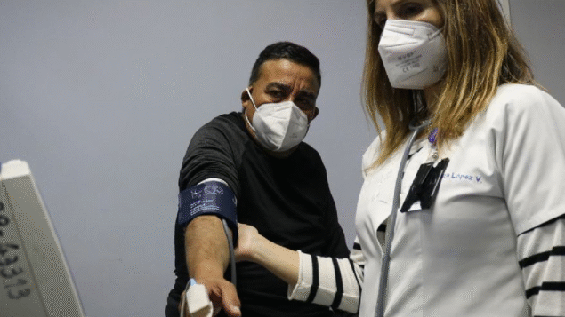 Fragilidade dos cuidados de saúde nas Américas coloca vidas e economias em risco, diz relatório